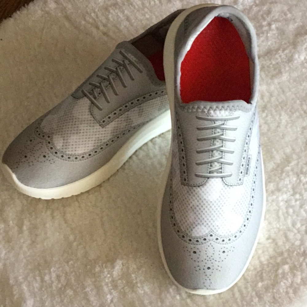 PSUDO New Men Size 9 innovative "Waste-Free Lace-Free" slip-on design